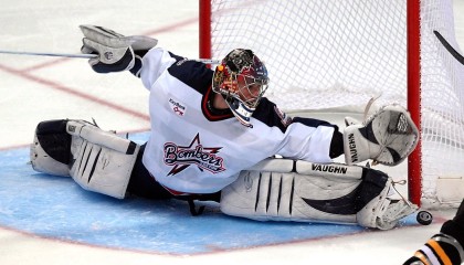 开云下载-西决生死战之夜，伦纳德如何用沉默的鼓点带动全队节奏