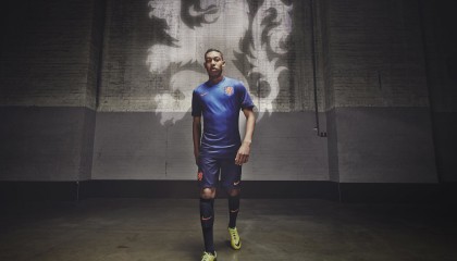 开云官网-布克撕裂黑暗，当森林狼的獠牙咬碎公牛，他证明自己不是谁的影子