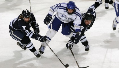 开云下载-哈利伯顿爆发，山西队巅峰对决胜出上海队，一场被低估的CBA战术革命