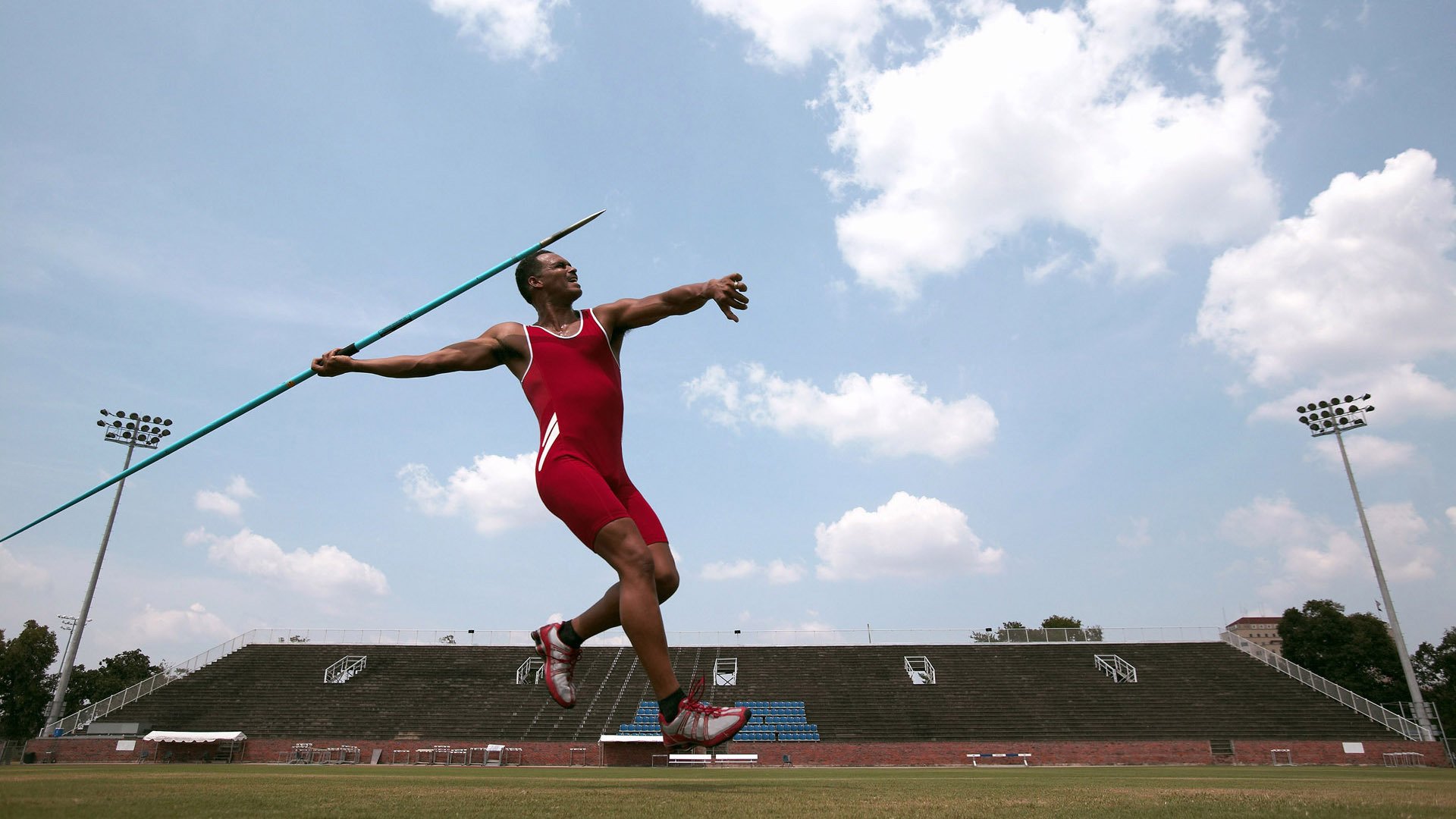 格列兹曼关键时刻站出来，多特蒙德加时取胜美国，足球如何成为欧洲的心理疫苗？