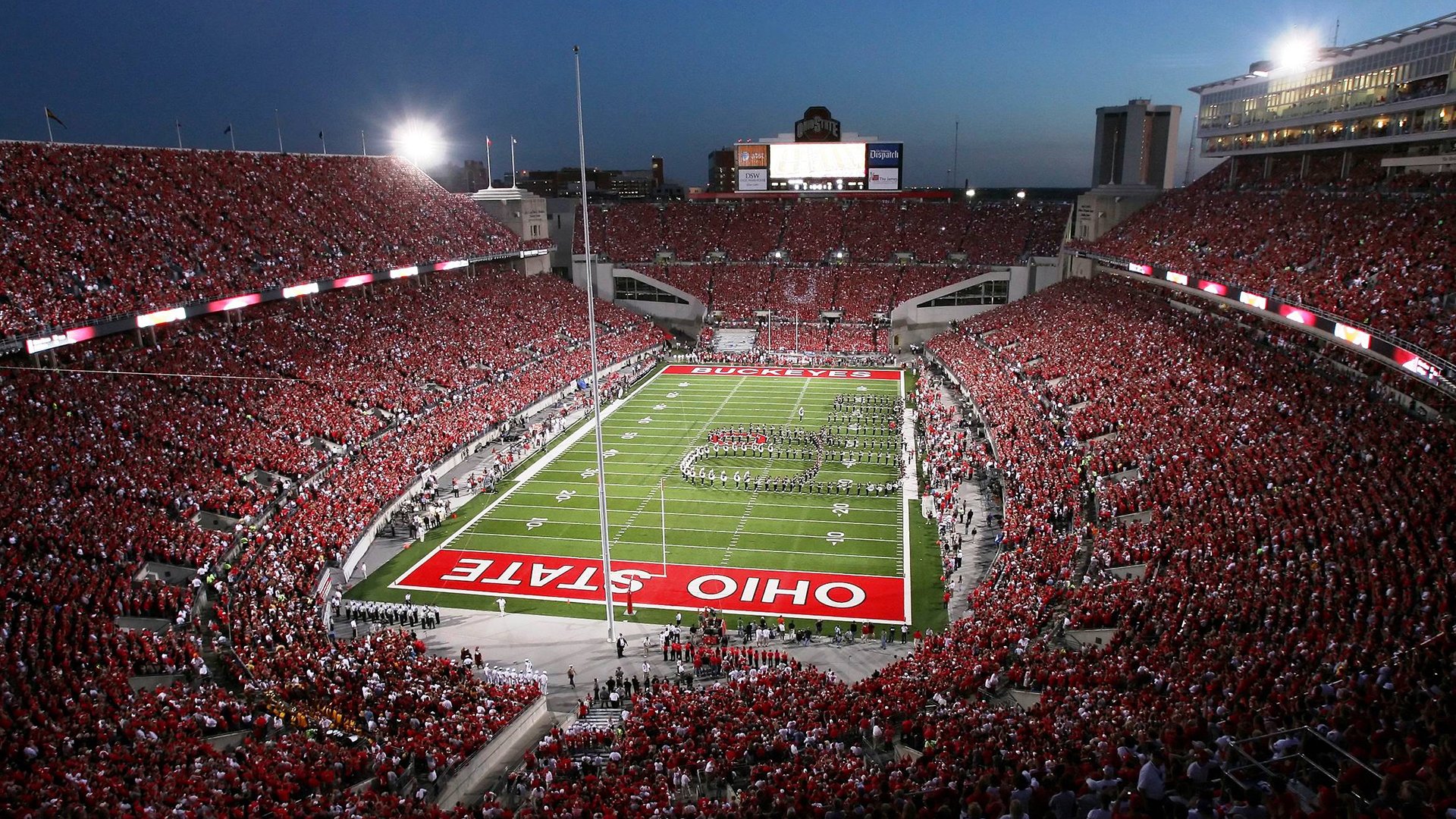 米切尔状态火热,尼克斯节奏掌控上海队,当两种篮球哲学在东方相遇