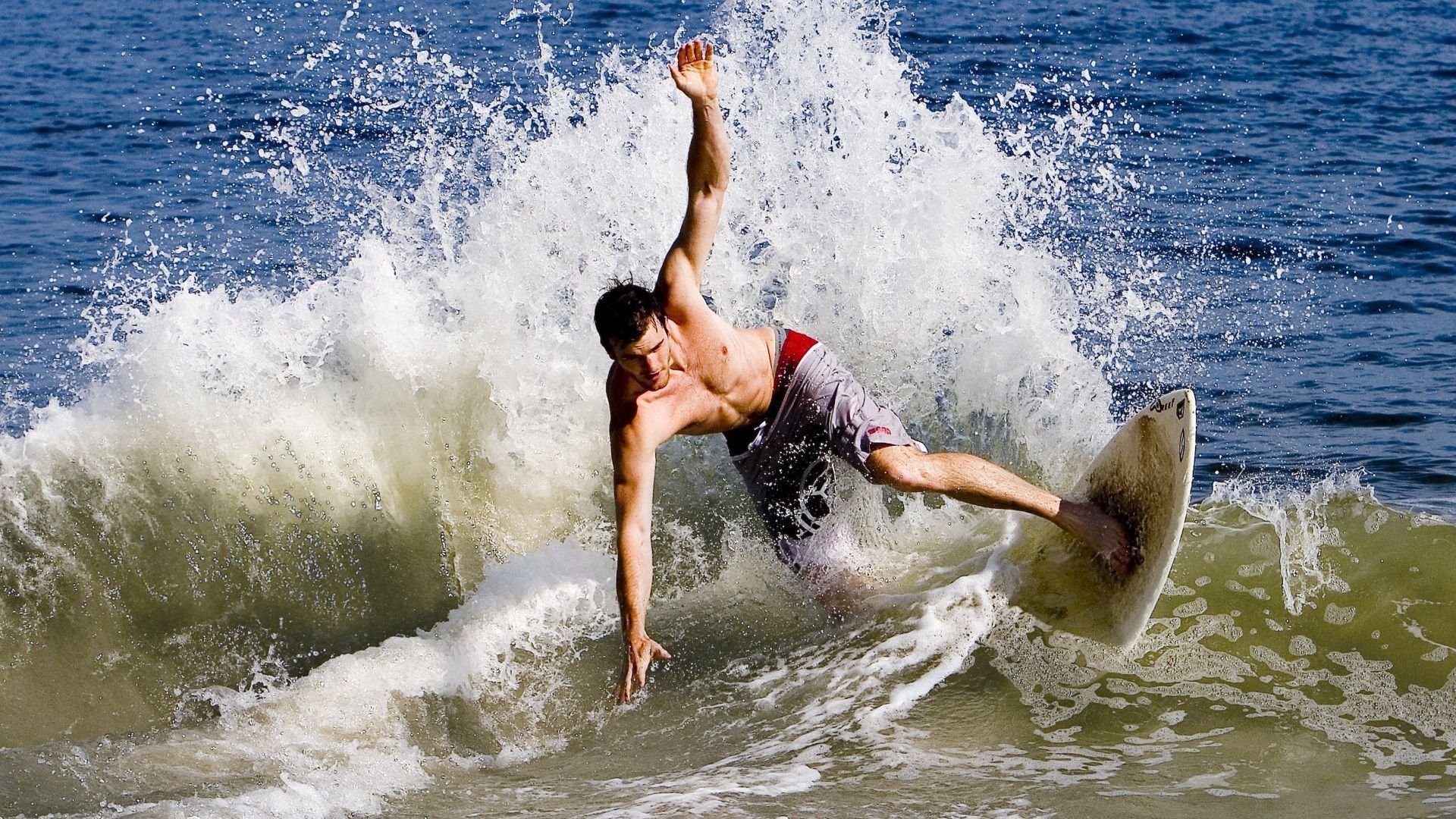 秘鲁鏖战希腊,凯塞多冠军级表现,照亮足球的另一种可能